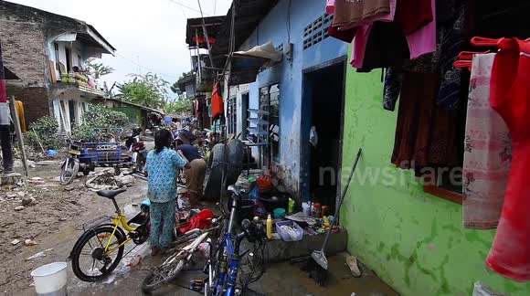 Residents affected by the flood began to rise again
