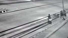 Hero pet dog breaks up teenage gang fight in Thailand