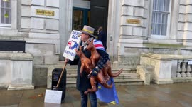 Australia Style trade plans with Eu protested with kangaroos  outside Cabinet Office in London