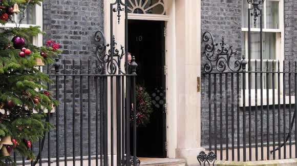 Boris Johnson leaves 10 Downing Street for PMQs - Slow Motion