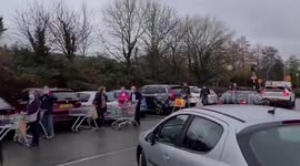 UK: Londoners Flock To Shops Amid Tier 4 Lockdown Before Christmas