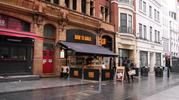 London almost deserted as Tier 4 begins