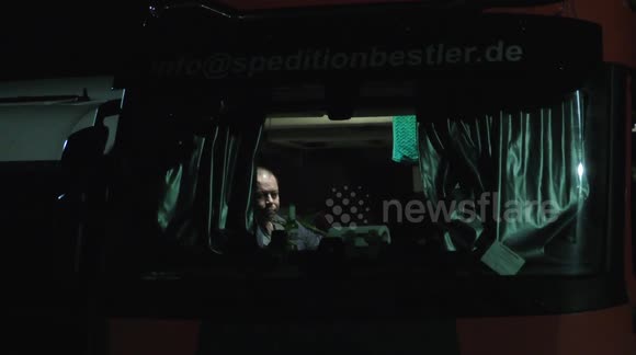 'For us Chrismas is done': Truck drivers stuck in UK vent their frustration over travel ban