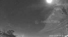 US: Skycam Captures Fireball Streaking Across Sky Above Lake Guntersville In Alabama