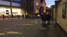 Last Minute Christmas Queue