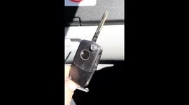 Bosnian man figures out smart way to fix his broken car keys