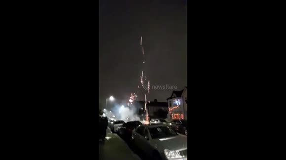 East London sees impromptu fireworks on New Year's Eve