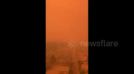 Newsflare Edit - Chile: Wildfire Forces Thousands Residents To Evacuate In Quilpue