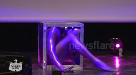 Iguana boy - Festival Naked King