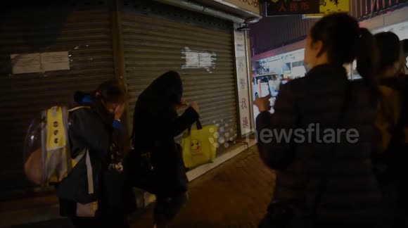 Residents flee Hong Kong neighbourhood ahead of COVID-19 lockdown