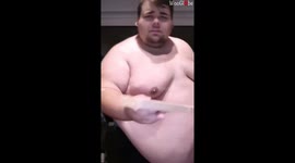 Hilarious Guy Breaks Wooden Bar With His Belly