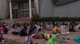 Hundreds of locals queue for buns at ‘pop-up’ bakery in Thailand