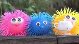 A walking teapot takes on the Coronavirus and tries to kill it, after many attempts he finally knocks out most of it.