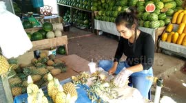 Neatly Peeling Pineapple