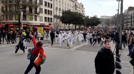 2000 persons joined Culture workers to denounce sanitary measures preventing them from working