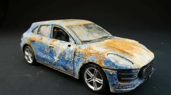 YouTuber restores old, rusted toy Porsche in satisfying timelapse