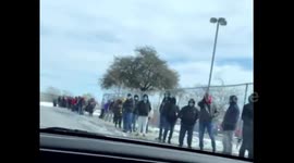 US: People Make Long Lines At Grocery Stores Due To Power Outage Continues In Parts Of Texas 3