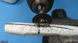 YouTuber cracks open e-cigarette to examine its components