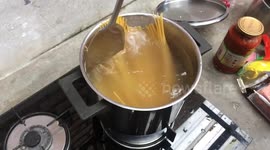 Cooking Spaghetti