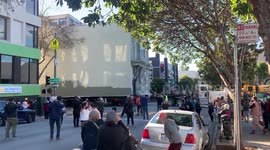 139-year-old Victorian house moved in San Francisco
