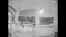 Meteor lights up Alberta, Canada sky