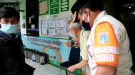 Dozens of Elderly In Vaccine Injections at the Central Jakarta Hospital of Indonesia