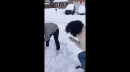 'Kids Shocked as Dad Sculpts a Snowman that Looks like him'