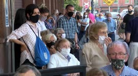 Long lines as over-80s queue to receive COVID-19 vaccine in Buenos Aires