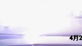 Moment streetlamp hit by lightning in China