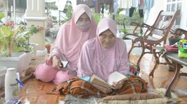 GRANDMAR 83 YEARS OF Hobby READING WITHOUT NEVER USING GLASS EYES