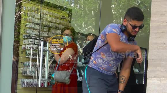 Passersby left in stitches by these Georgian YouTubers' public pranks