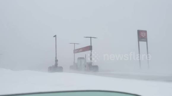 Canadian Blizzard March 29 carries 120km gusts knocking out power for 12+ hours