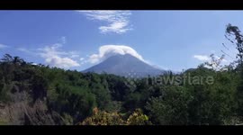 Mount Merapi Spews Hot Cloud During Eruption, Since November 2020 Merapi status is Alert and beware for big eruption