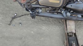 Jawa perak puncture desi jugar