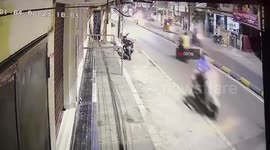 Man dies after colliding into median in southern India