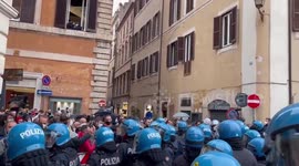 Italy: ‘Io Apro’ protesters demand businesses reopen in Rome