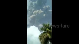 St. Vincent And The Grenadines: Soufrière Volcano Erupts 3
