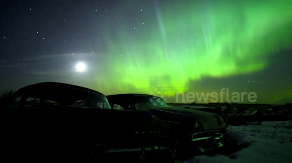 Stunning 4k clip shows Northern Lights 'dancing