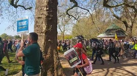 Thousands of AntiLockdown protestors begin their march from hydepark