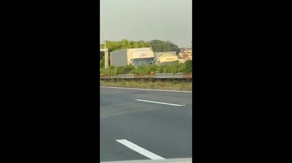 恵比寿巻き込み事故 - Buy, Sell or Upload Video Content with Newsflare