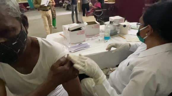 Over 45s line up for COVID-19 vaccinations in Indian state of Uttar Pradesh