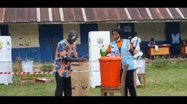 Ghanaians line up peacefully to vote in 2020 General election