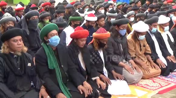 Thousands of Muslims celebrates Eid in Indonesia despite government warnings against congregations