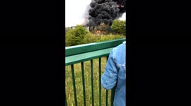 'Huge Fire Breaks Out at Scrapyard in Nottingham '