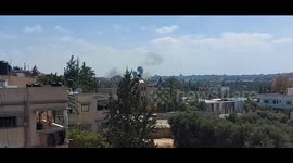 Breaking News: A air strike from Israeli aircraft on the Gaza Strip of Hamas in the center of the Gaza Strip .