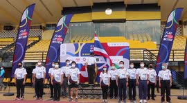 Thais run with the national flag for Tokyo 2020 Olympics preparation