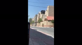 Gaza. Undermining a building in Khan Younis camp