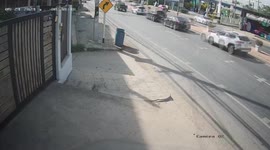 Six cars involved in rear-end shunt crash in Thailand