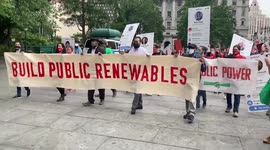 Climate protesters in NYC demand building of public renewable energy