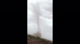 Landspout swirls through Chihuahua, Mexico